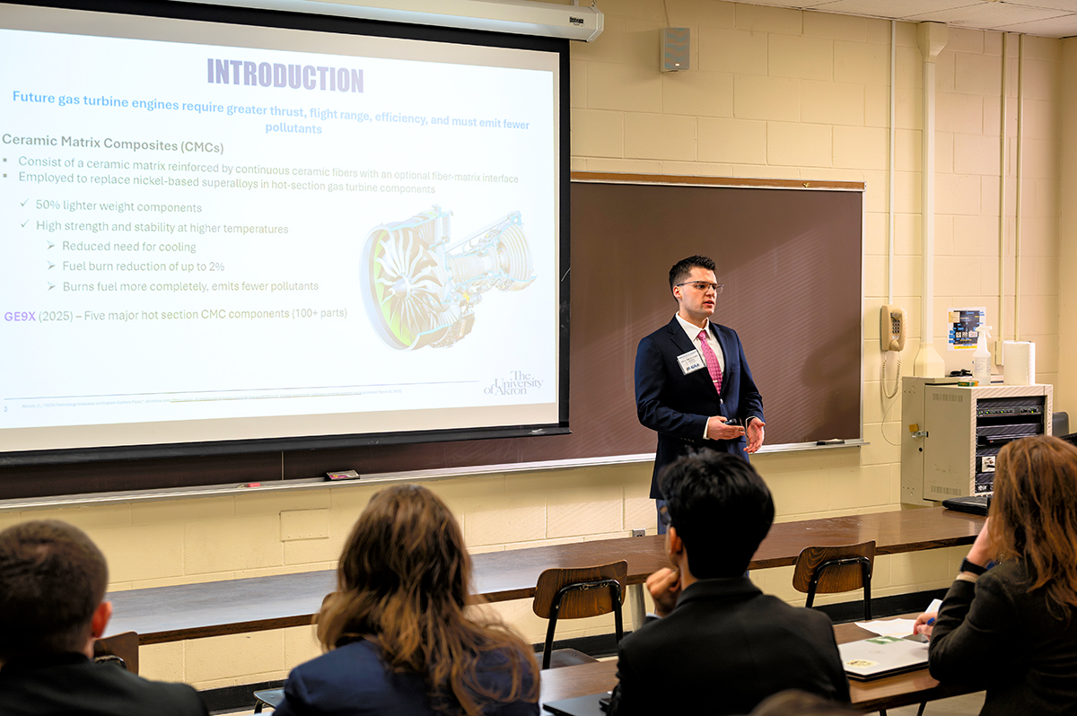 UA students presenting their research in the Undergraduate category.